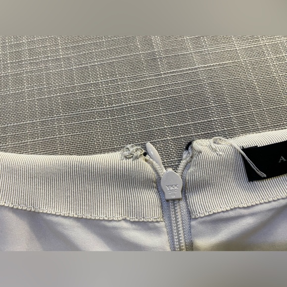 Ann Taylor skirt in cream and black. Women’s size 4 - Picture 2 of 13